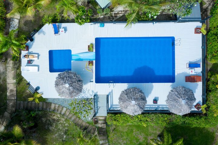 Pool 33 of 70