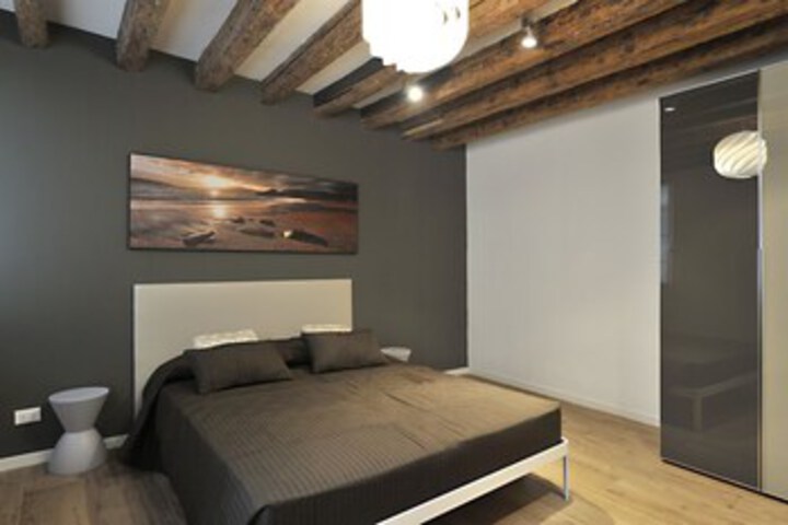 Room 43 of 46
