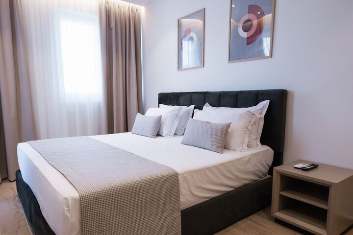 Room 8 of 31