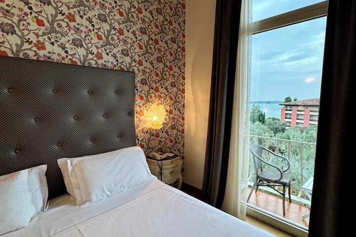 Room 38 of 112