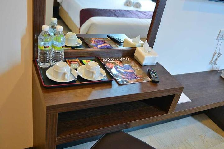 Breakfast/Coffee Service 20 of 37