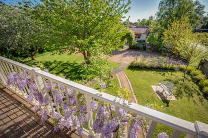 Hotel Exterior 41 of 148