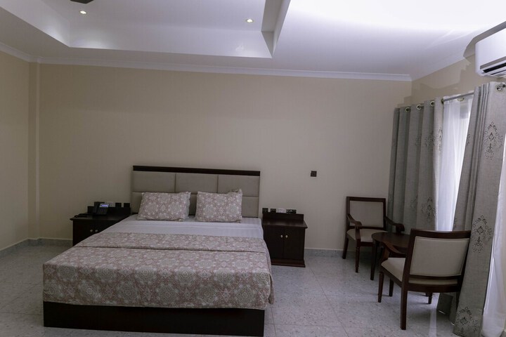 Room 55 of 230