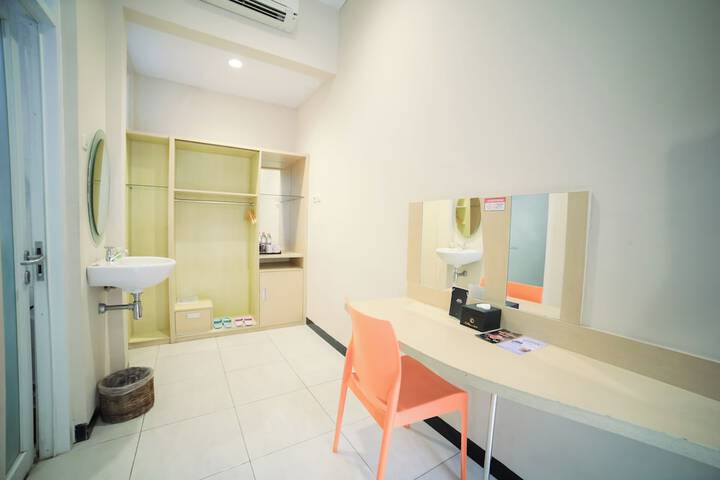 Room 18 of 42
