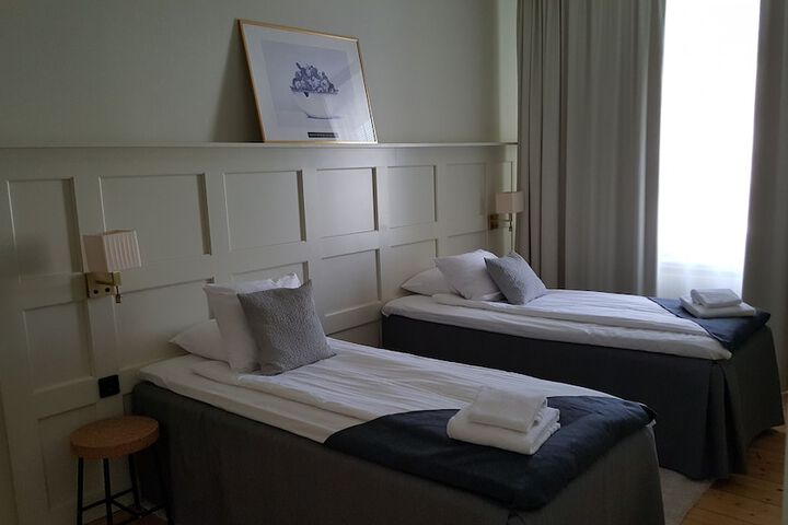 Room 35 of 141