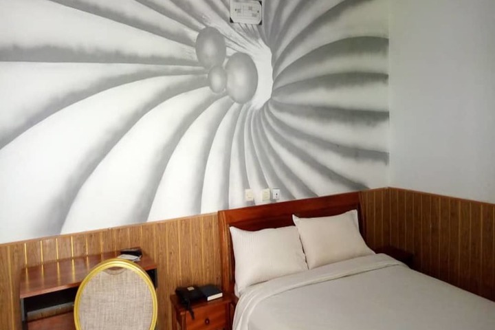 Room 5 of 23
