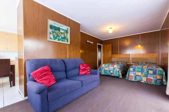 Room 18 of 28