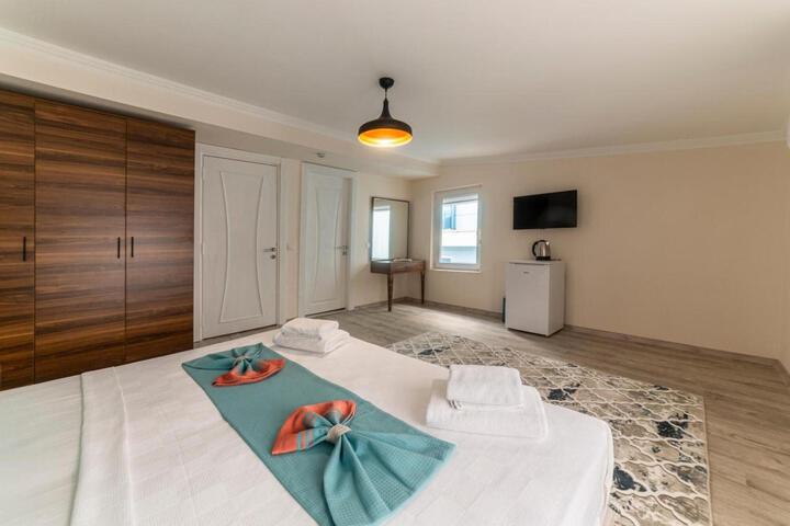 Room 5 of 20