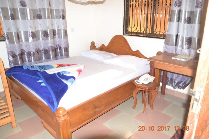 Room 2 of 4