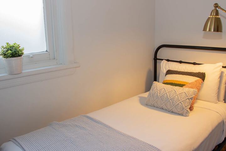 Room 54 of 192