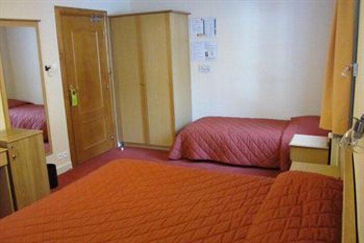 Room 34 of 68