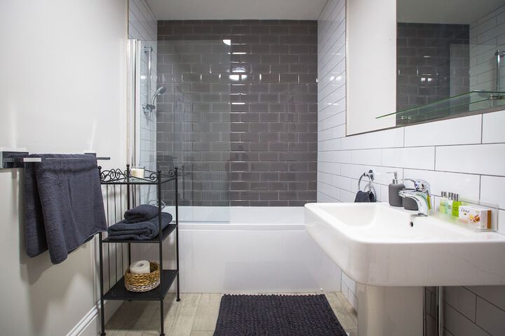 Room 15 of 19