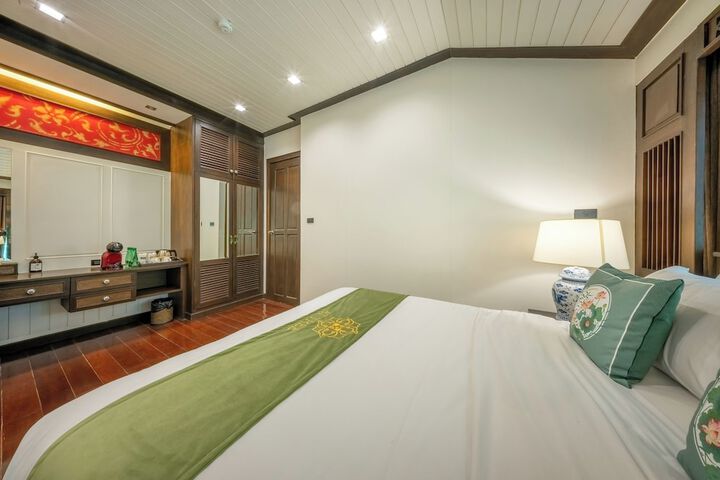 Room 27 of 127