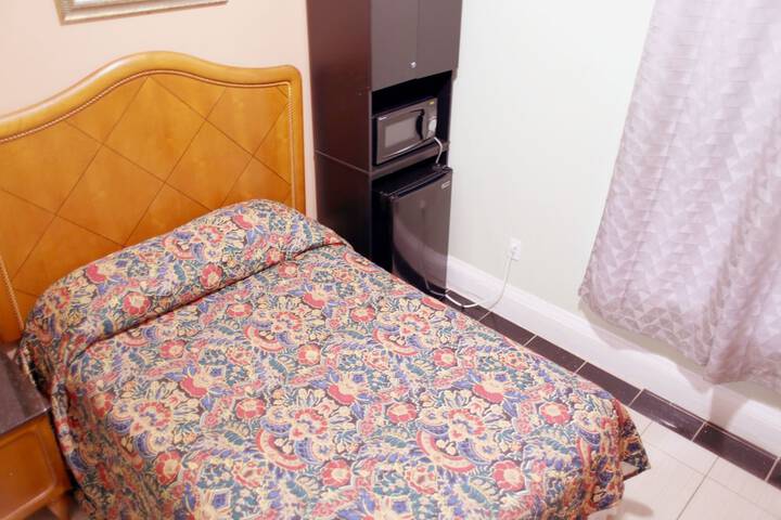 Room 3 of 53