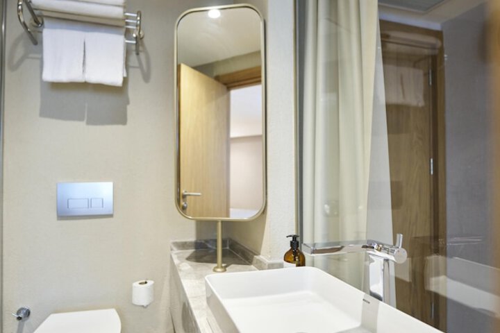 Room 18 of 29
