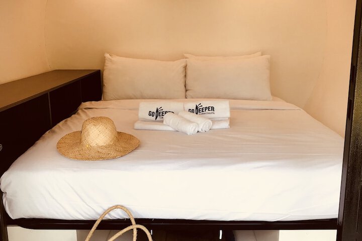 Room 2 of 27