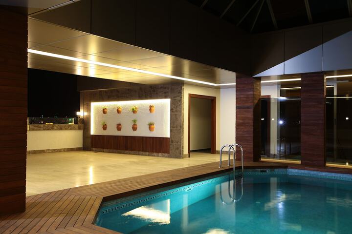 Pool Hotel