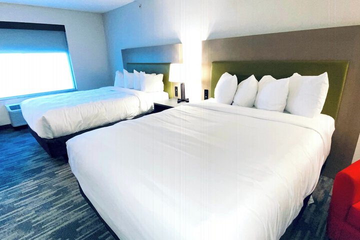 2 Queen Beds (22 of 42)