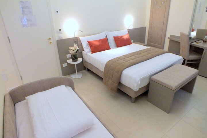 Room 13 of 51