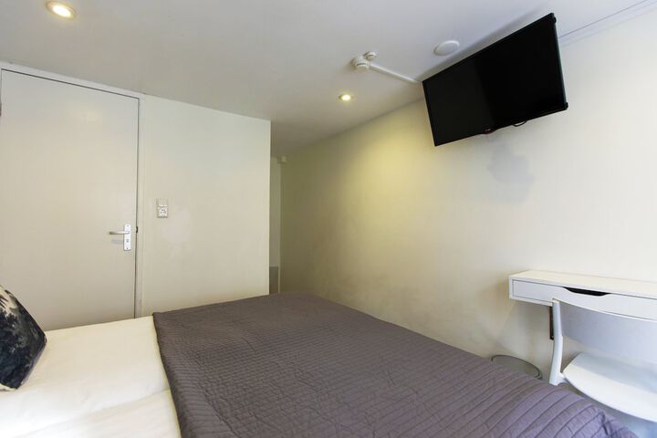 Room 44 of 59