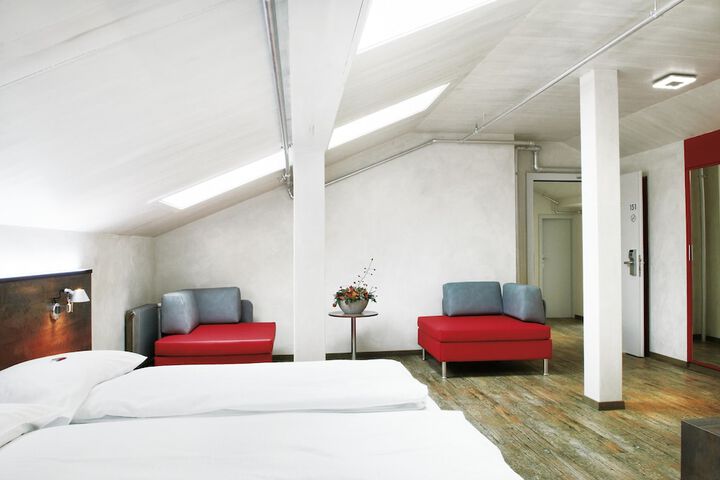 Room 44 of 58