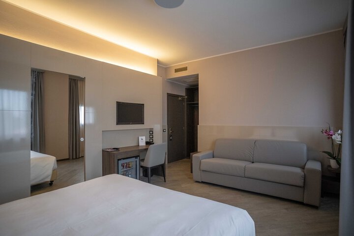 Room 13 of 68