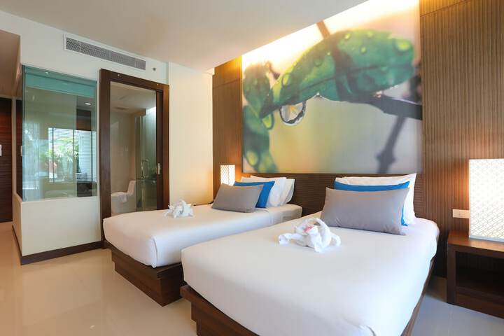 Room 28 of 64