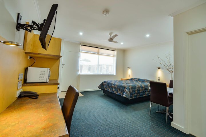 Room 33 of 89