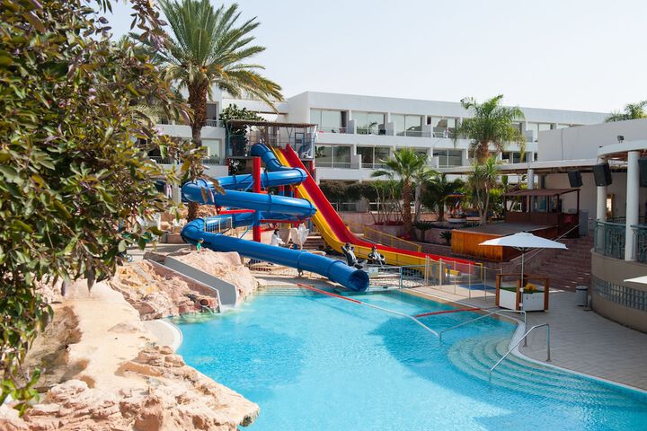 Pool 44 of 80