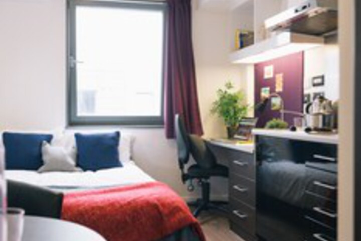 Room 42 of 93