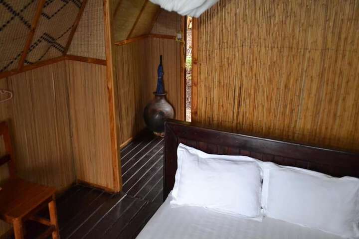 Room 8 of 30