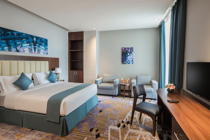 Room 12 of 42