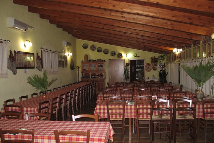 Dining 13 of 30
