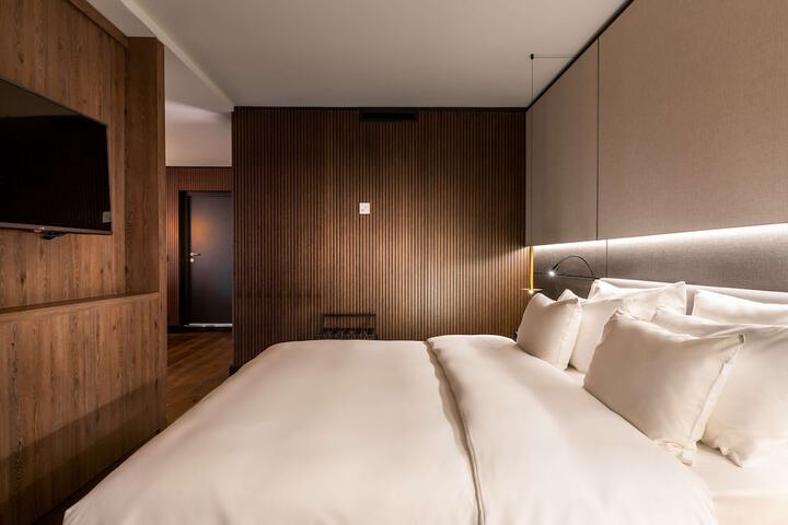 Room 17 of 147