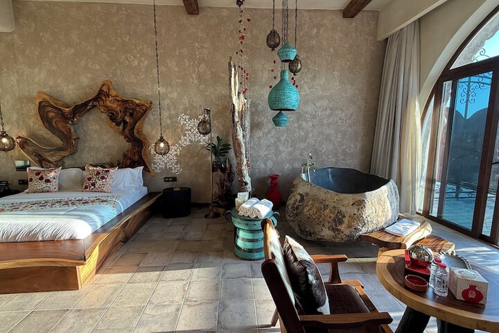 Room 2 of 202