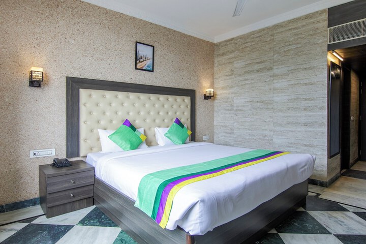 Room 17 of 29
