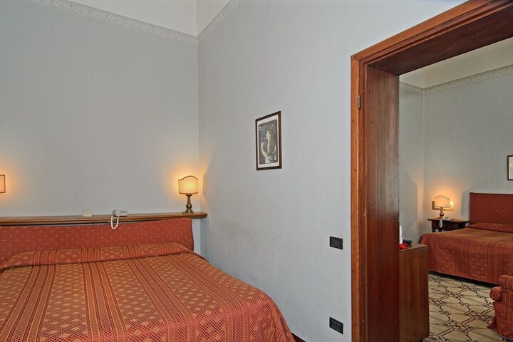 Room 49 of 85