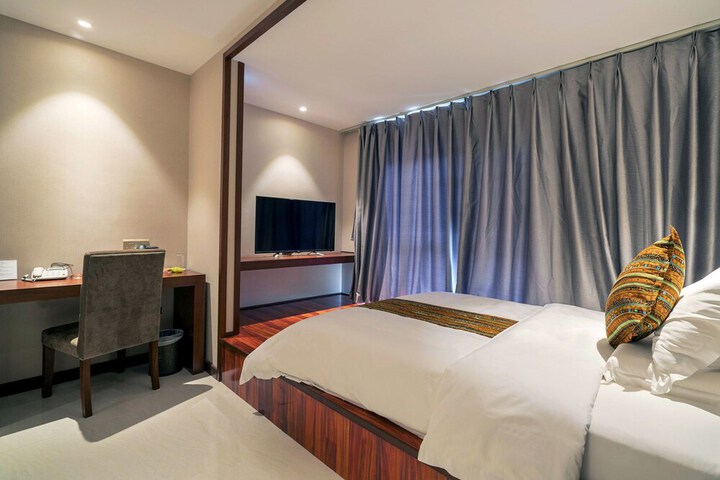 Room 7 of 29