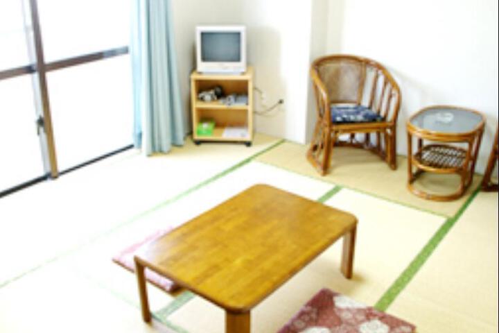 Room 1 of 7