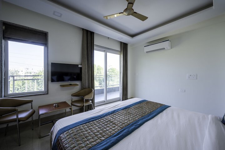 Room 12 of 29