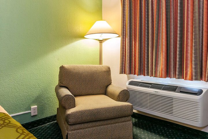 Room 22 of 36