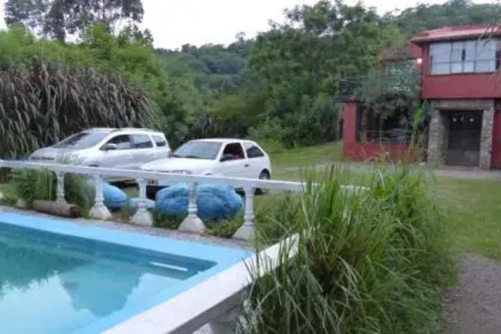 Pool 5 of 10