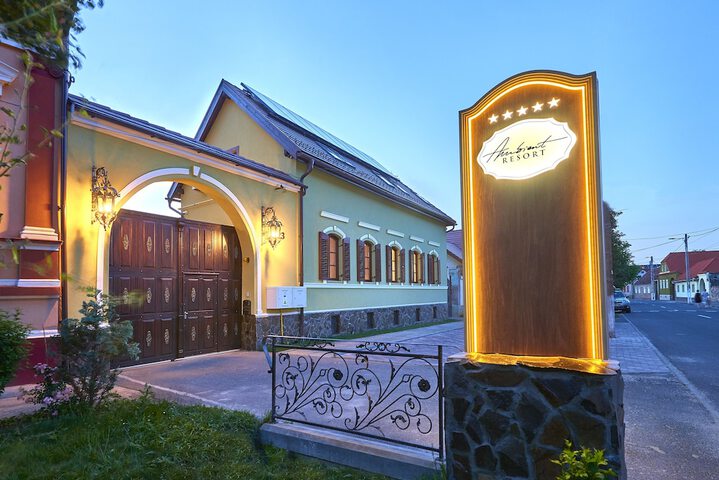 Image of Resort Ambient
