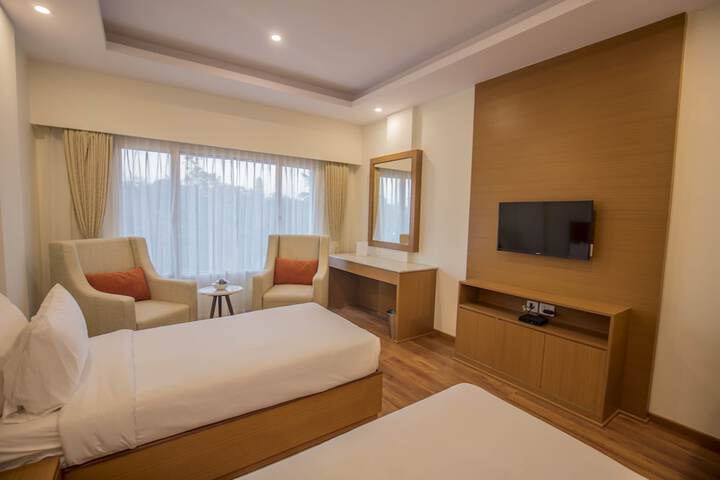 Room 8 of 32