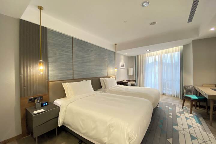 Room 16 of 83