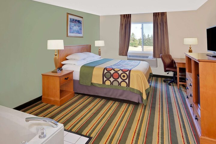 1 King Bed (6 of 12)