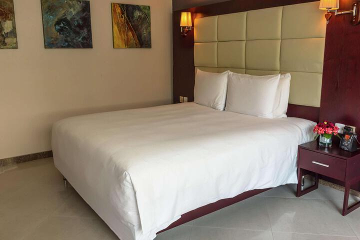 Room 4 of 64