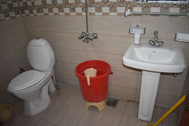 Room 4 of 6