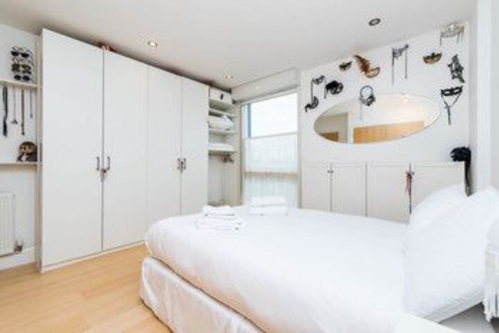 Room 7 of 17
