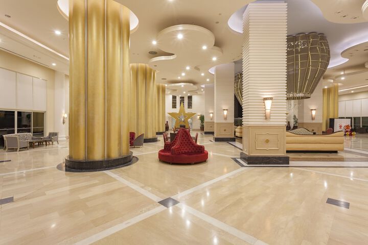 Ballroom/Hall 90 of 105